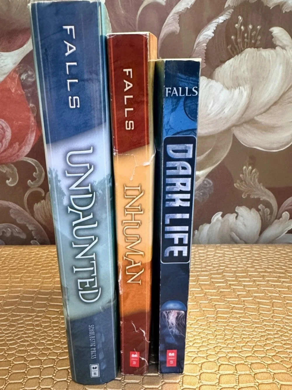 Kat Falls 3-Book Scholastic Sci-Fi Bundle – Dark Life, Inhuman & Undaunted (EUC)